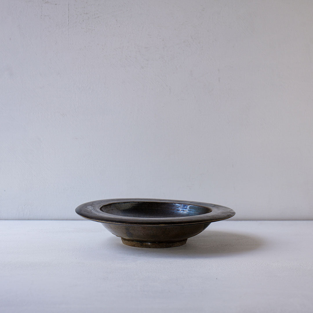 ●25-YT127 Black Karatsu Rim Plate B