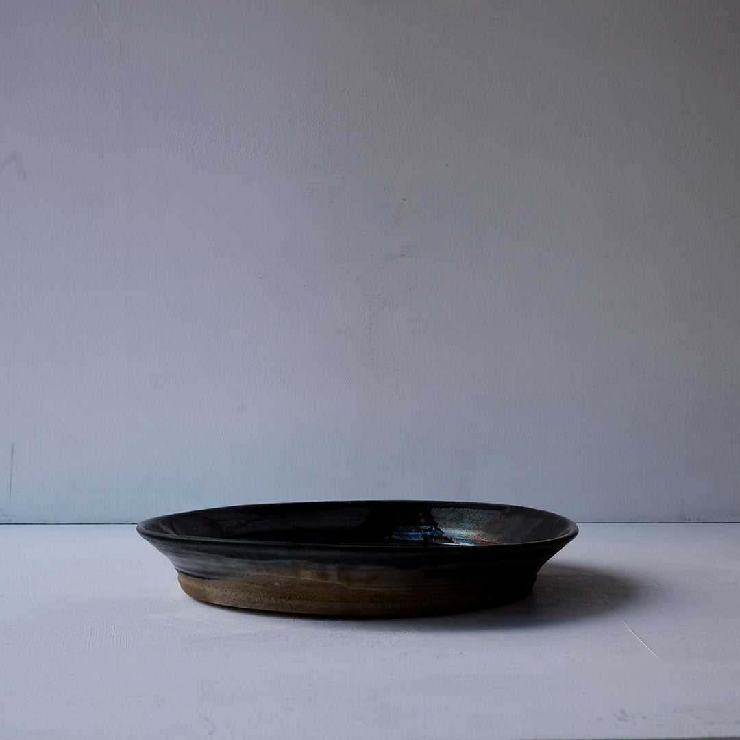 ●25-YT48 Yohen Black Karatsu Plate