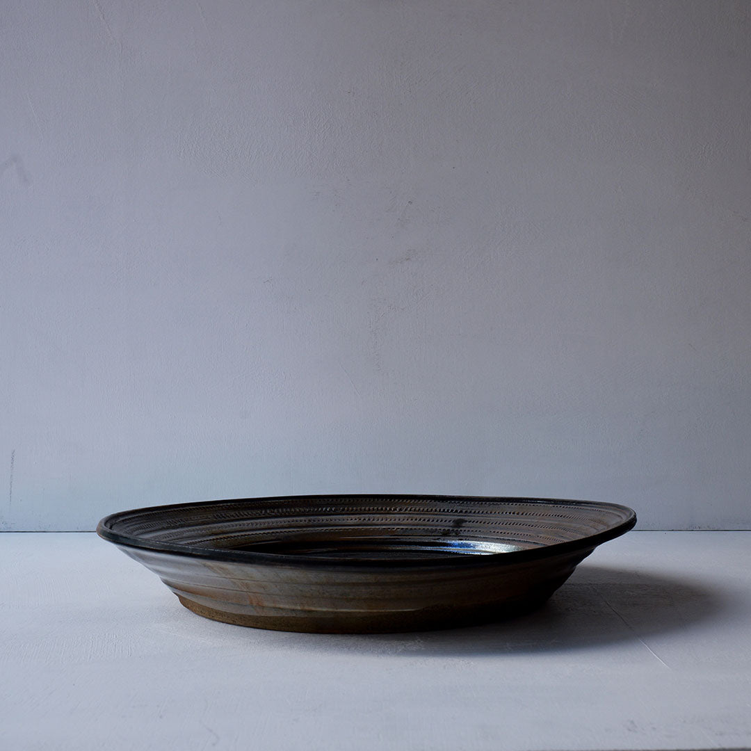 ●25-YT54 Yohen Black Karatsu Large Plate