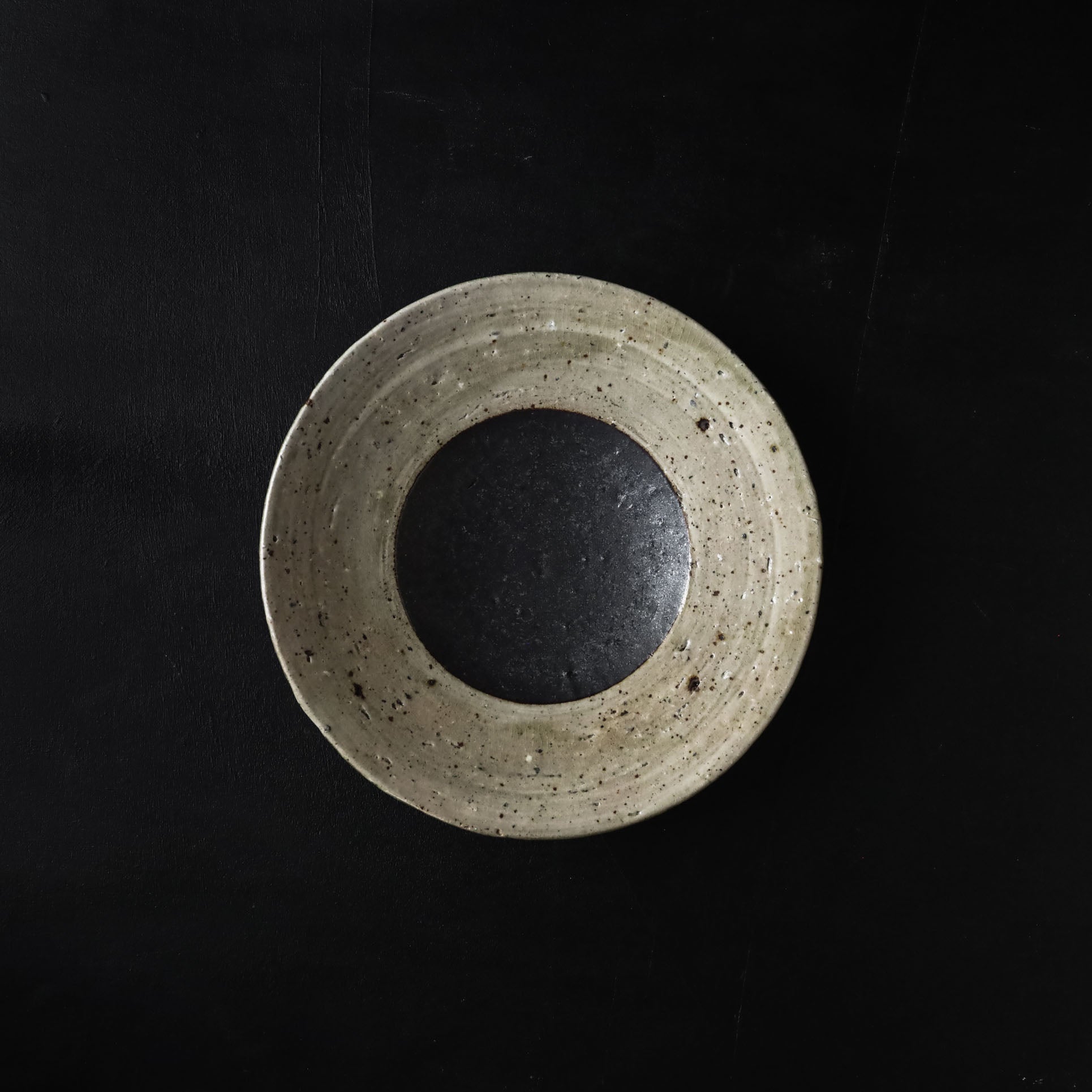26-OM-6 7-sun Hakeme (Brushstroke) Plate – Two-Ton