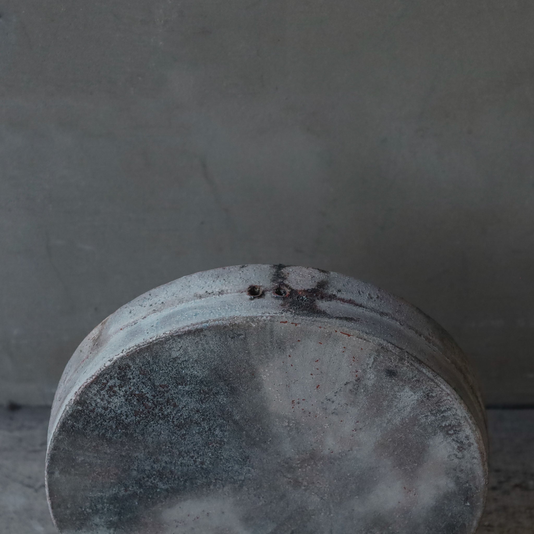 Etsuji Noguchi: Shirosabi Ryomen Dai-bachi (Double-sided Pedestal Bowl)