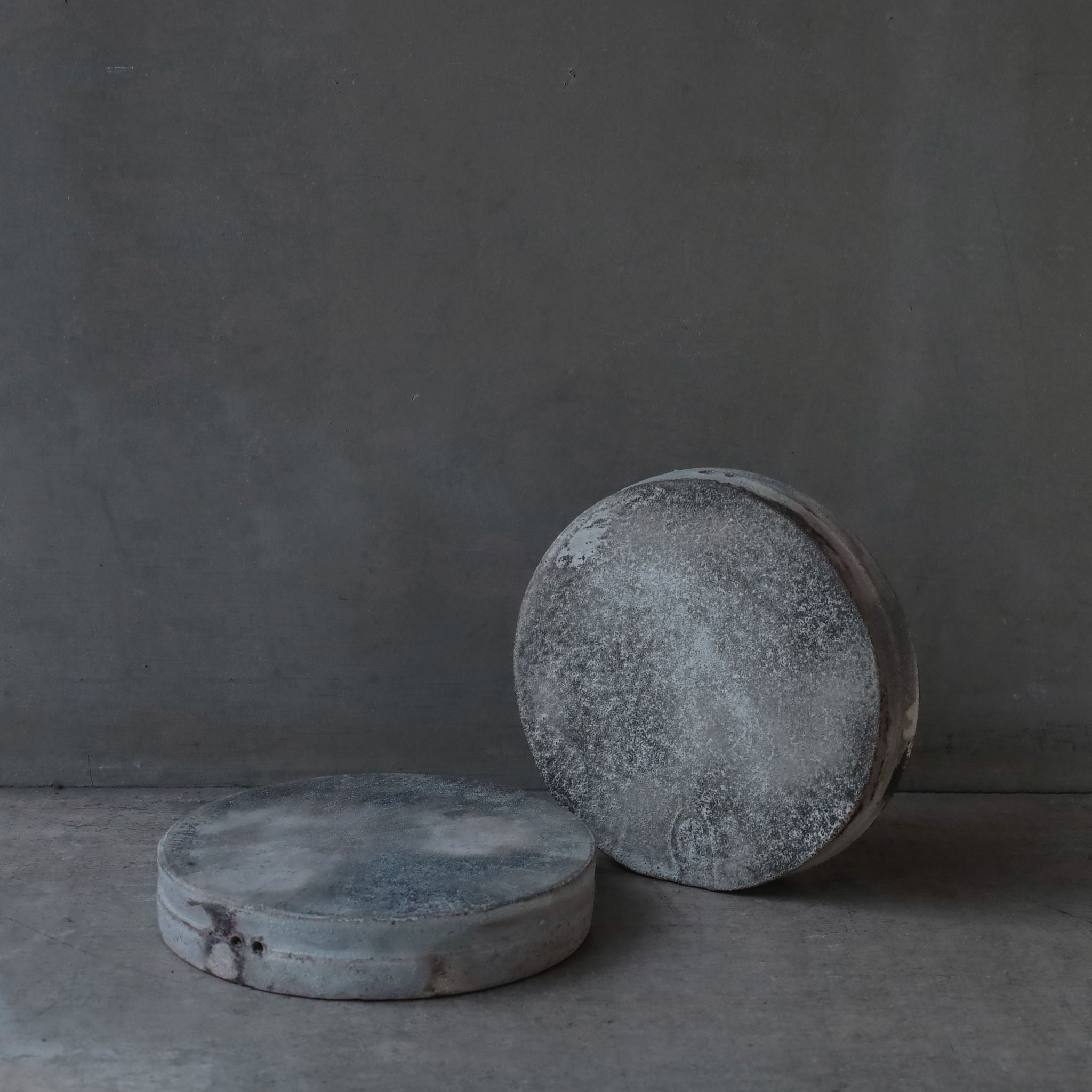 Etsuji Noguchi: Shirosabi Ryomen Dai-bachi (Double-sided Pedestal Bowl)