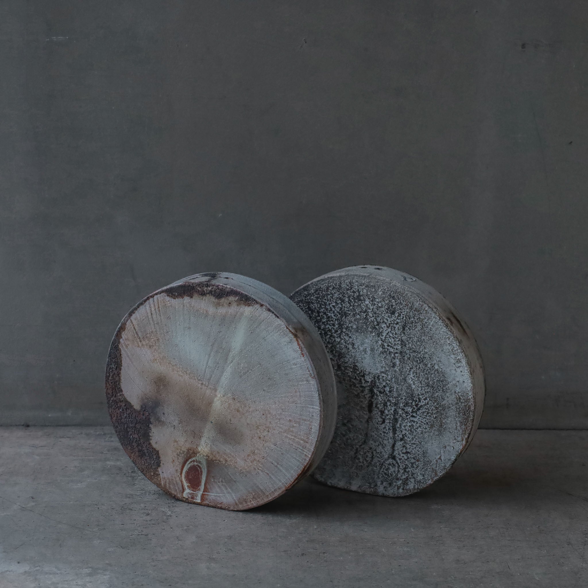 Etsuji Noguchi: Shirosabi Ryomen Dai-bachi (Double-sided Pedestal Bowl)