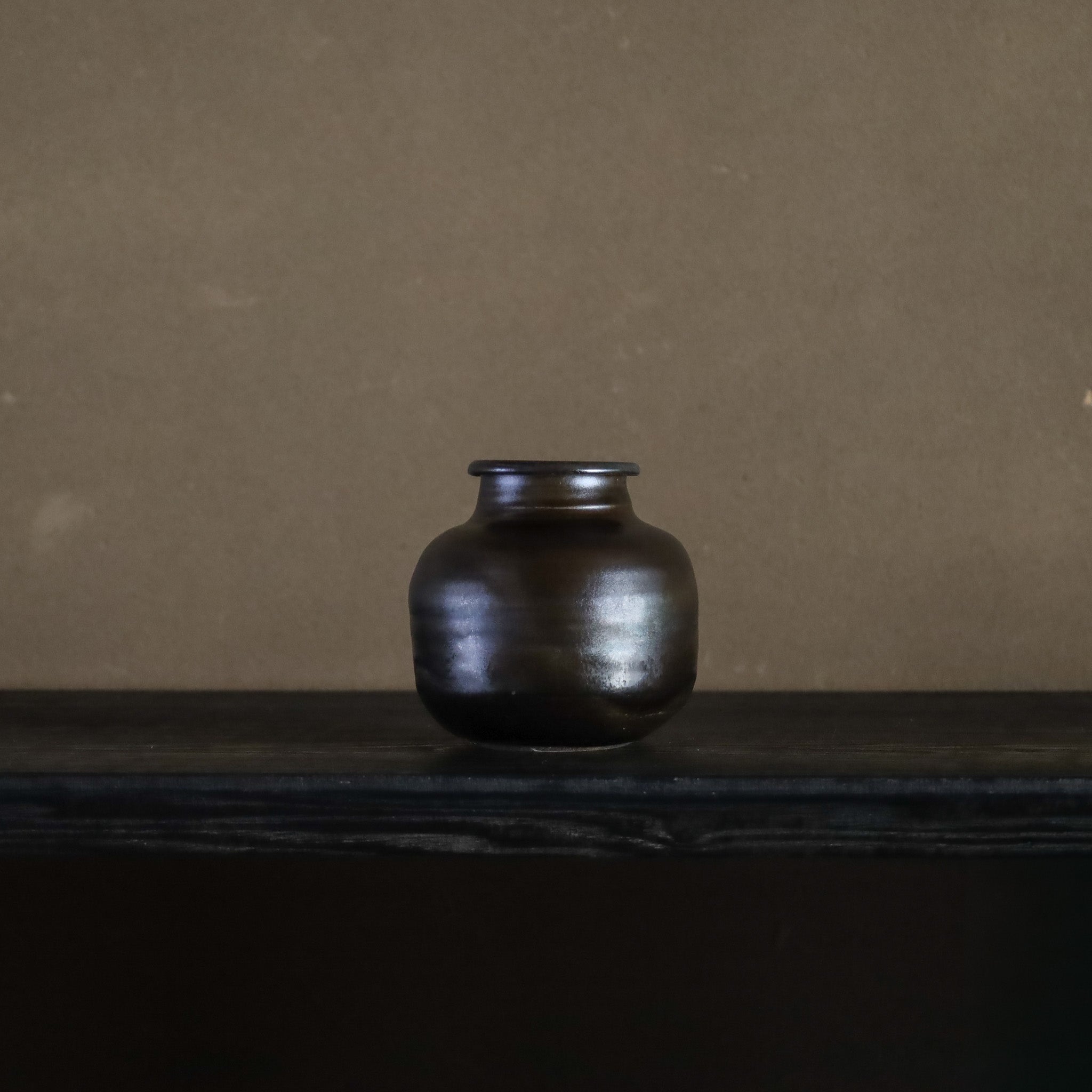 ●26-TY-125 黒唐津花入