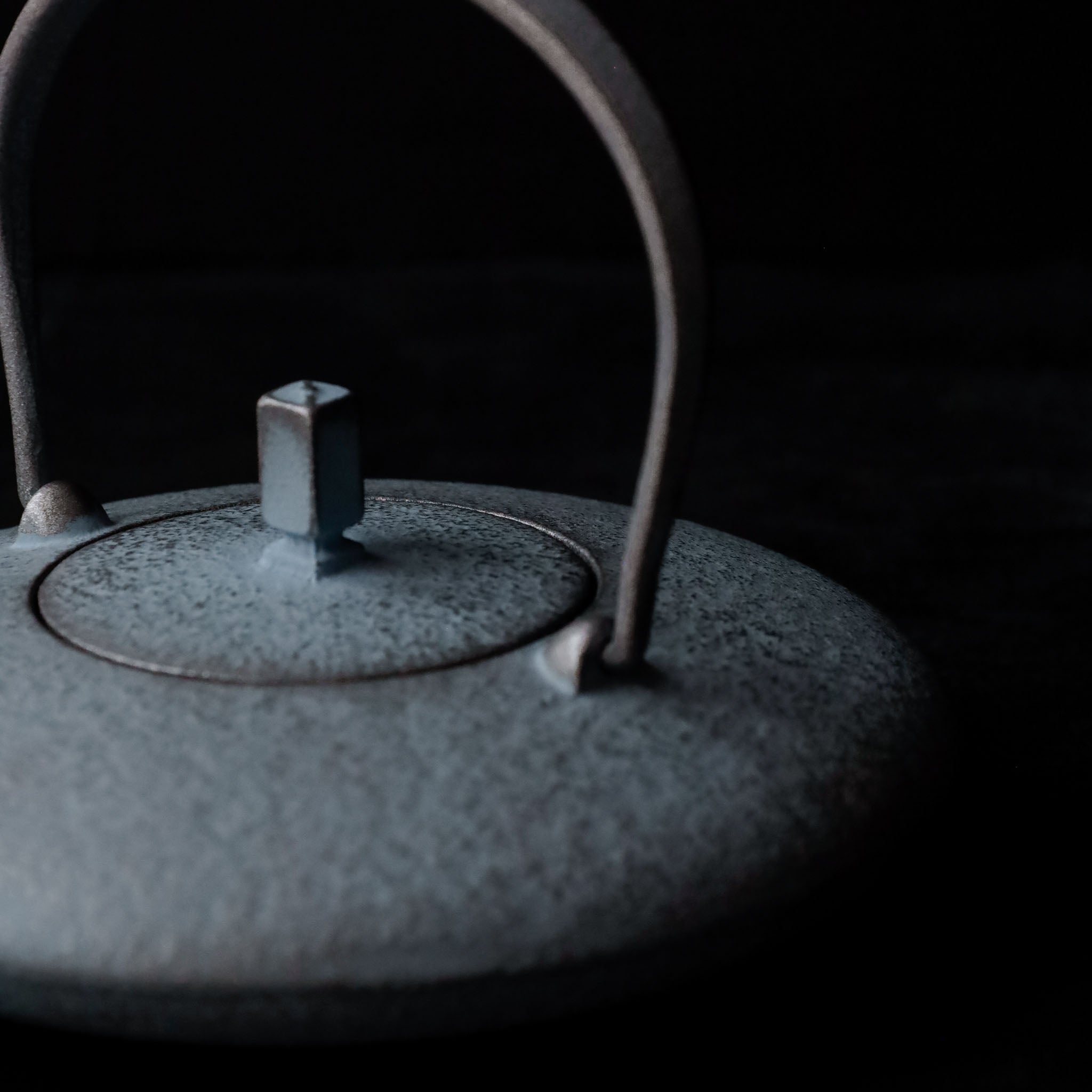 Kukan Chuzo / Moon Cast Iron Kettle S Ice Blue