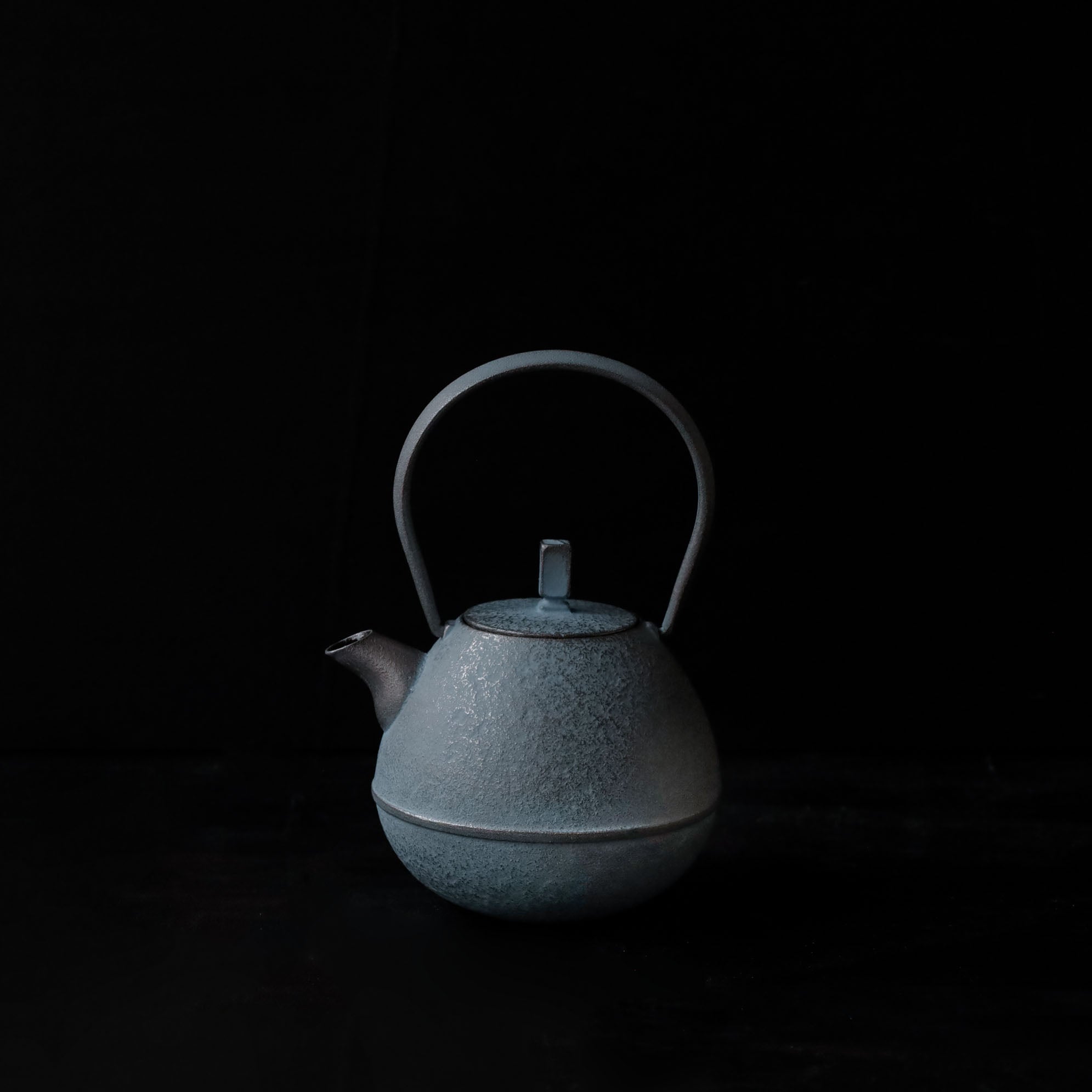 空間鋳造 鉄急須 Egg 中 Ice Blue 鎬鉉