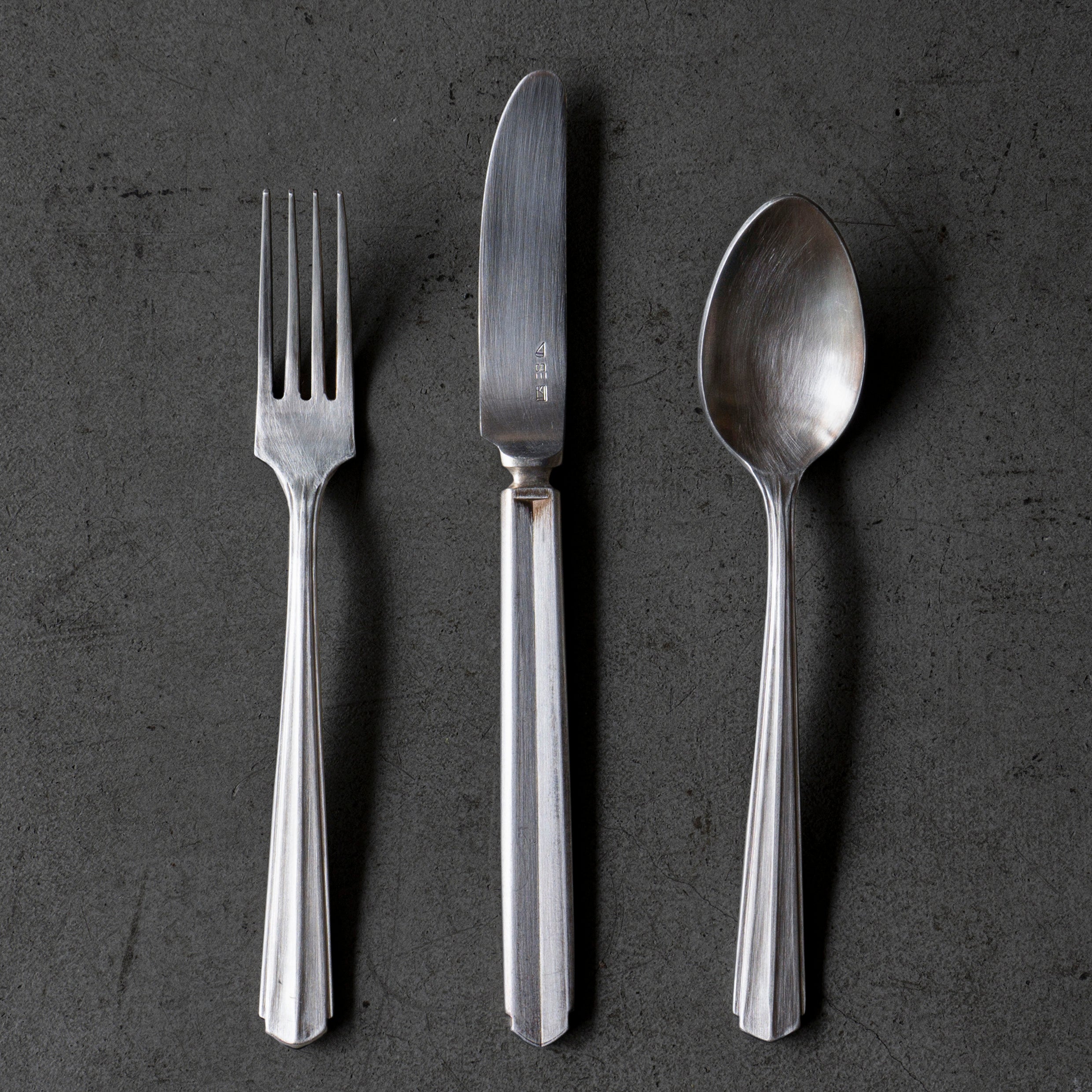 ryo folk-a table