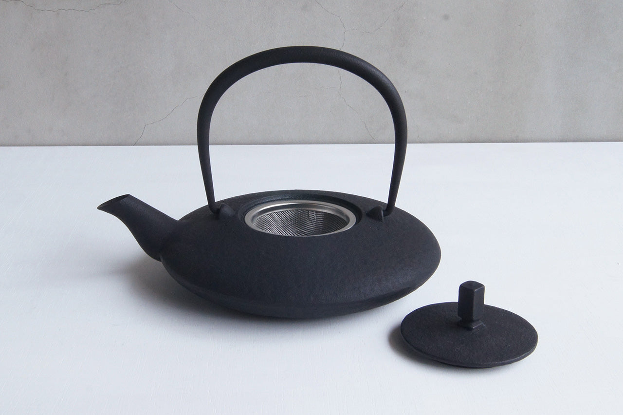Kukan Chuzo / Moon Cast Iron Teapot S Black
