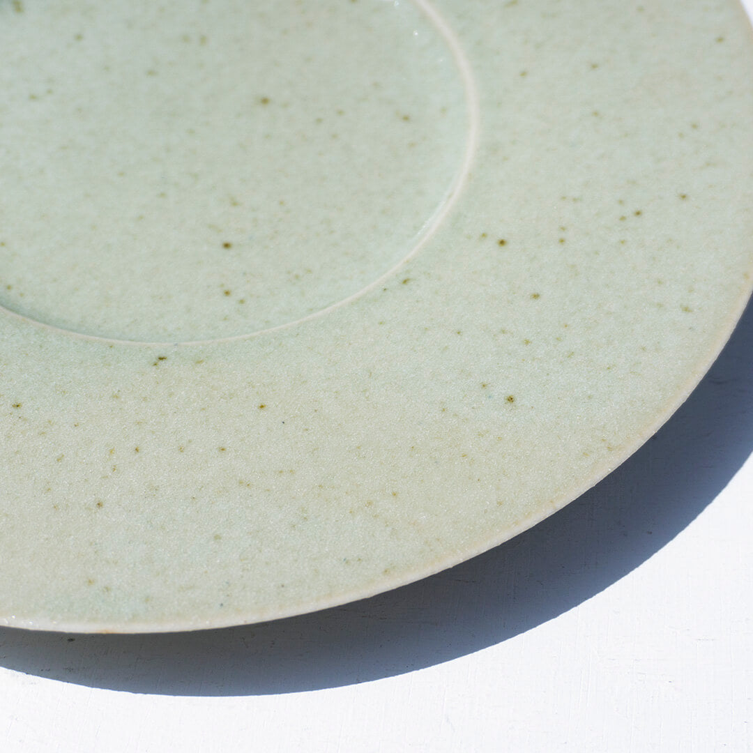 Miyuki Koizumi 24cm Wide Rim Plate Green