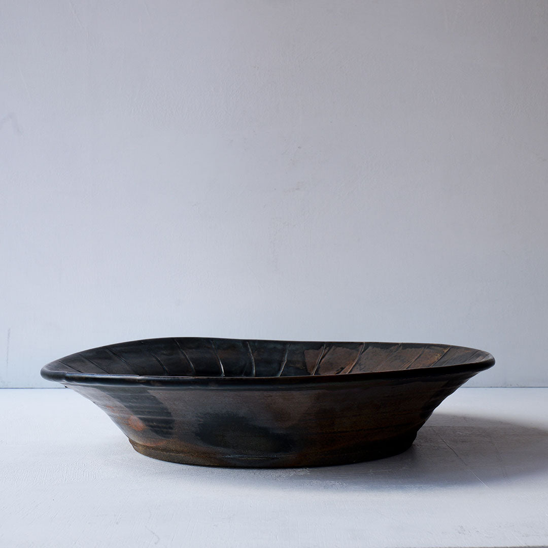 ●25-YT131 Yohen Black Karatsu Plate