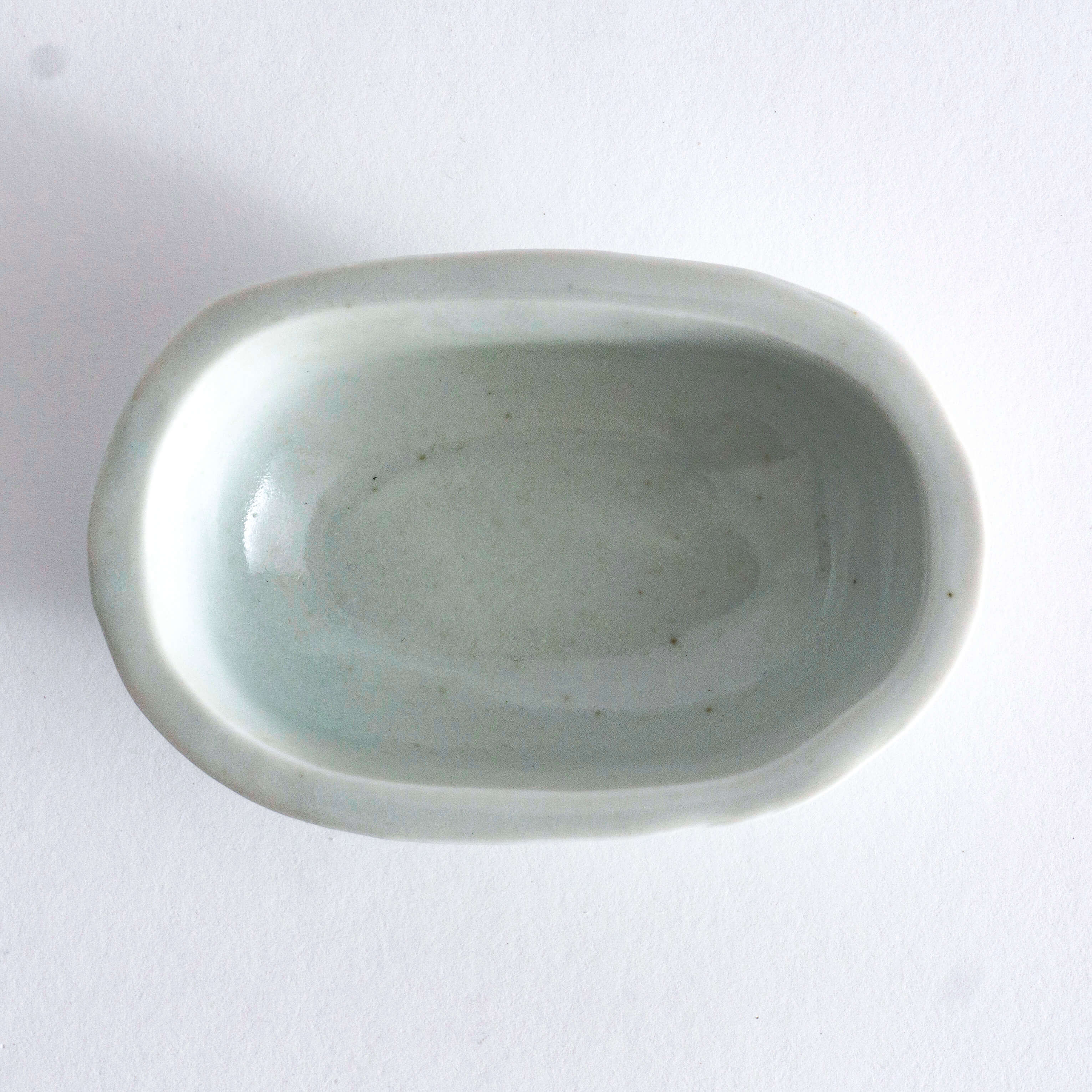 ◆Yazaemon Kiln - Small Oval Plates, Old White Porcelain (Gift Set of 4)