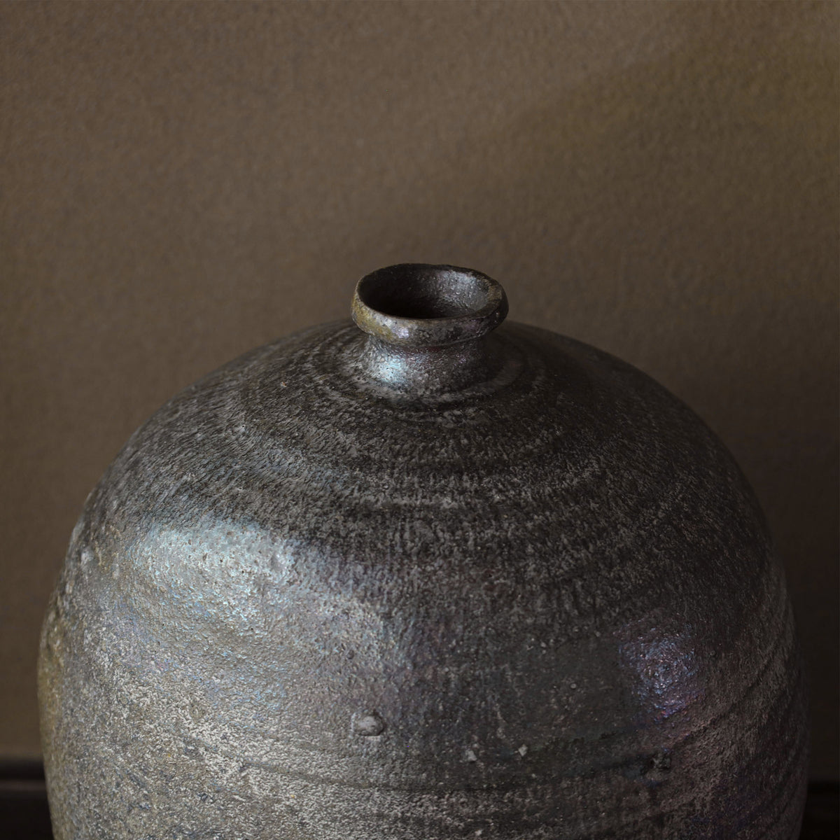 清水志郎 25-31 ホーライ土焼締銀彩壷