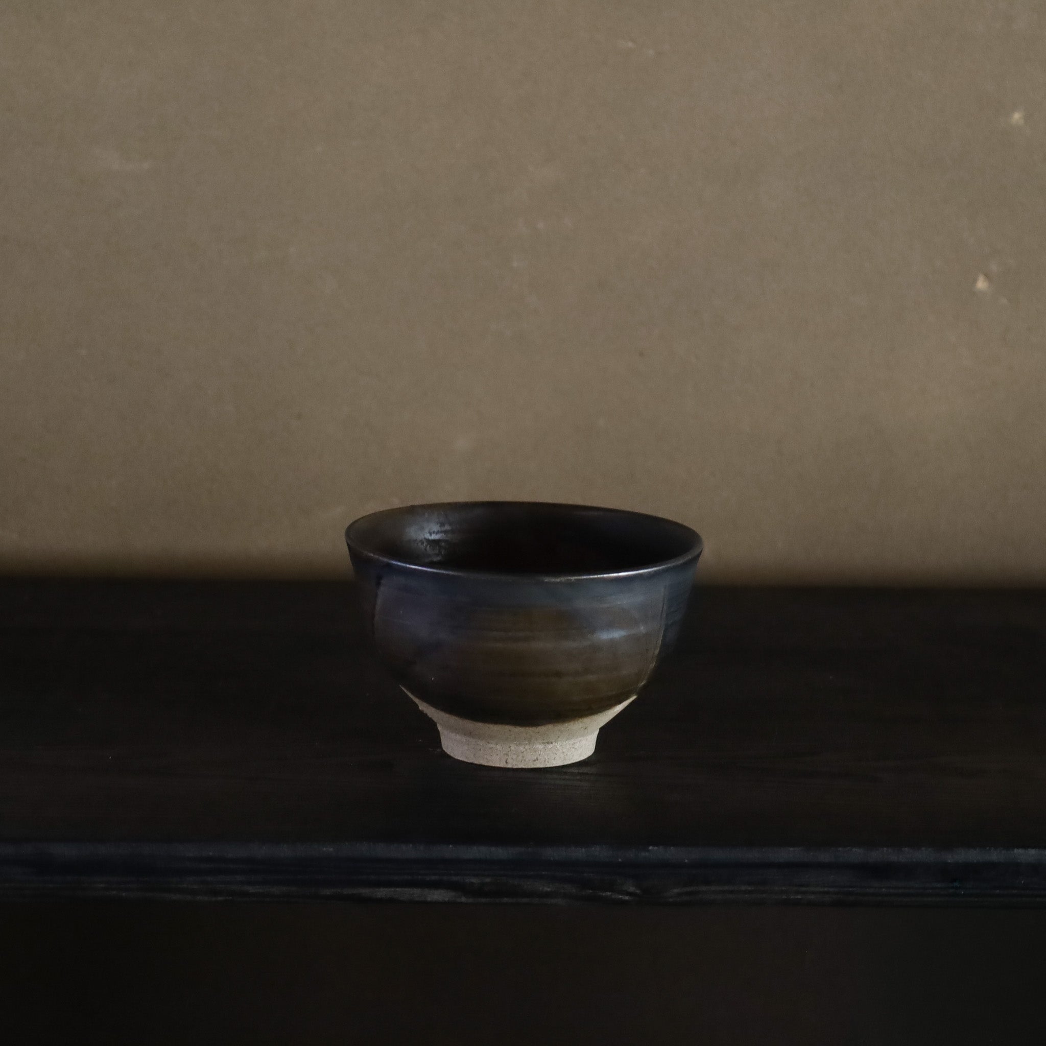 ●26-TY-21 黒唐津茶碗