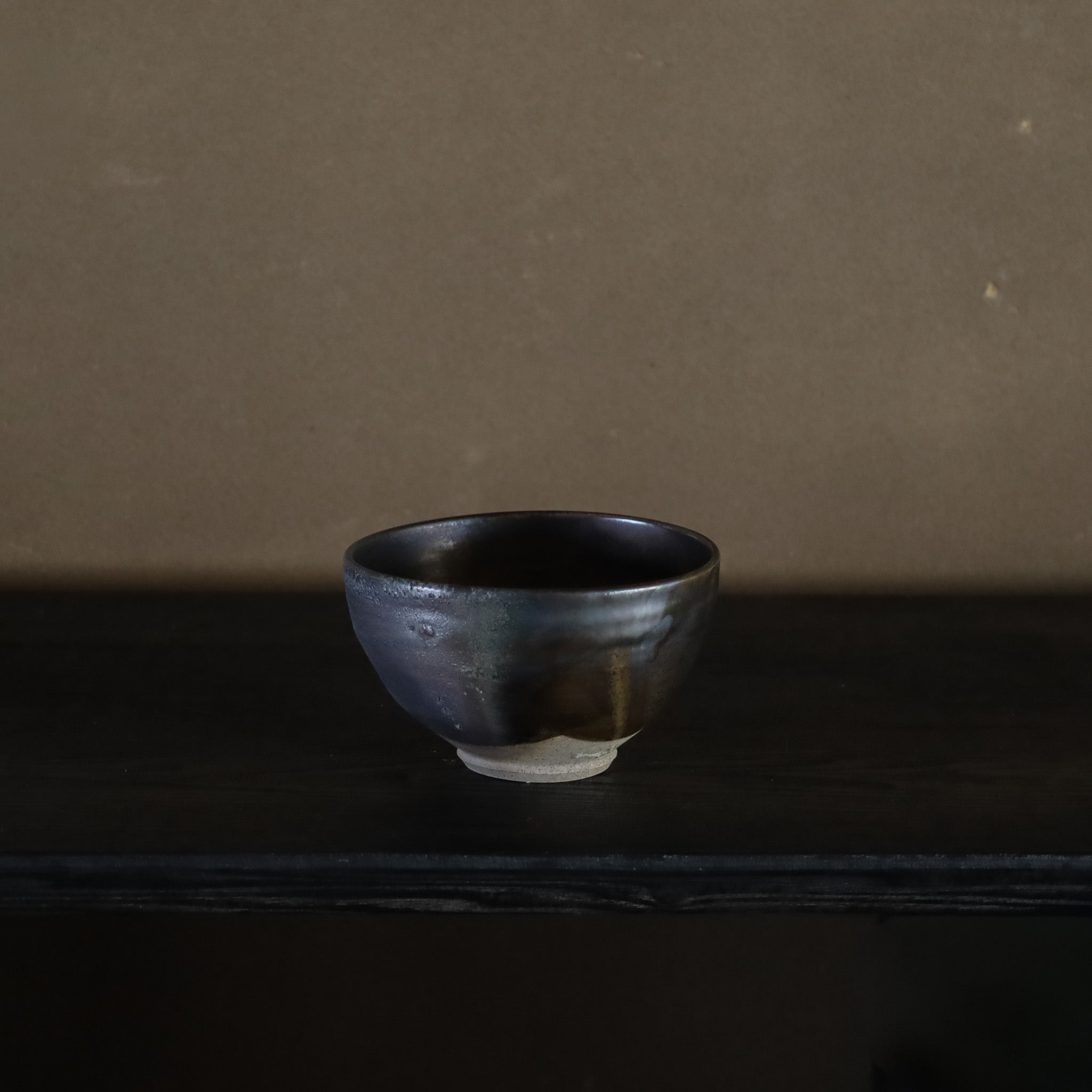 ●26-TY-22 黒唐津茶碗