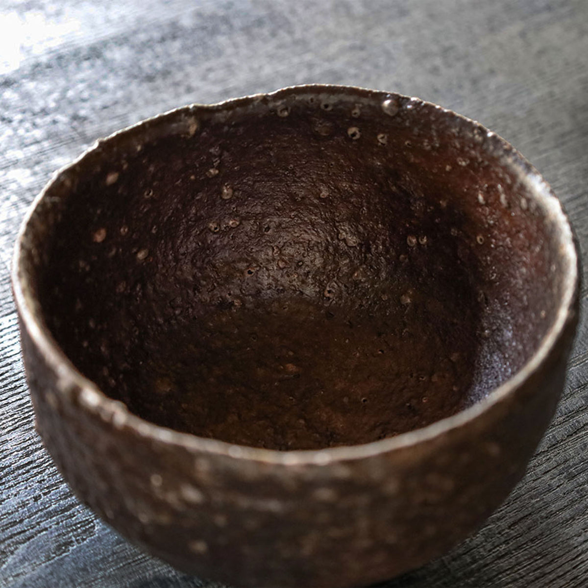 26-16 清水志郎 タラオ土ふき漆茶碗