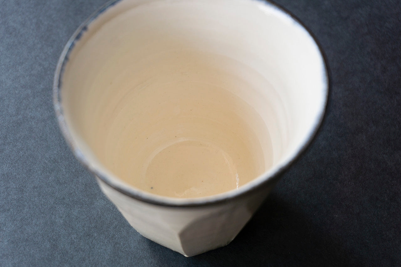 中里花子 面取カップ　 ブルー皮鯨