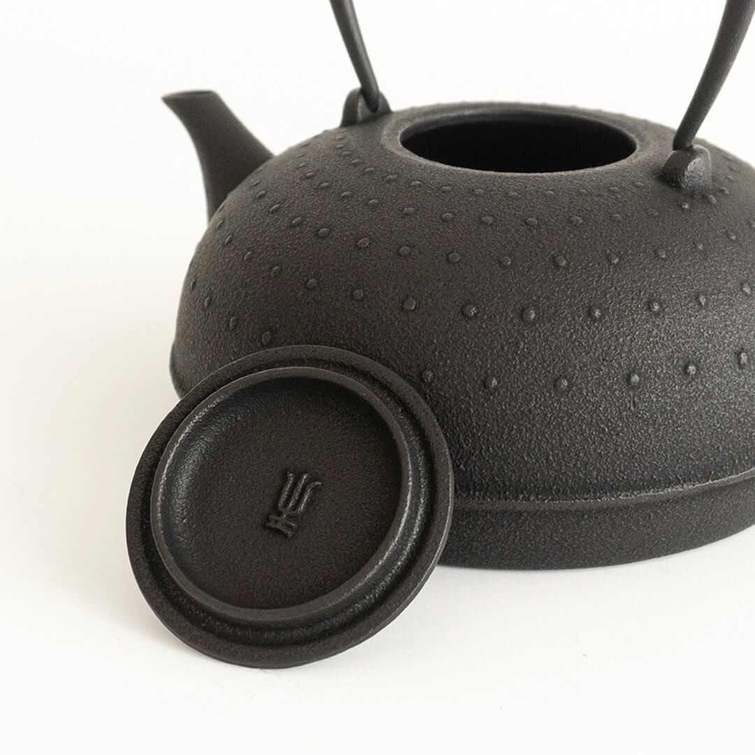 Kukan Chuzo /Sayu Cast Iron Kettle S