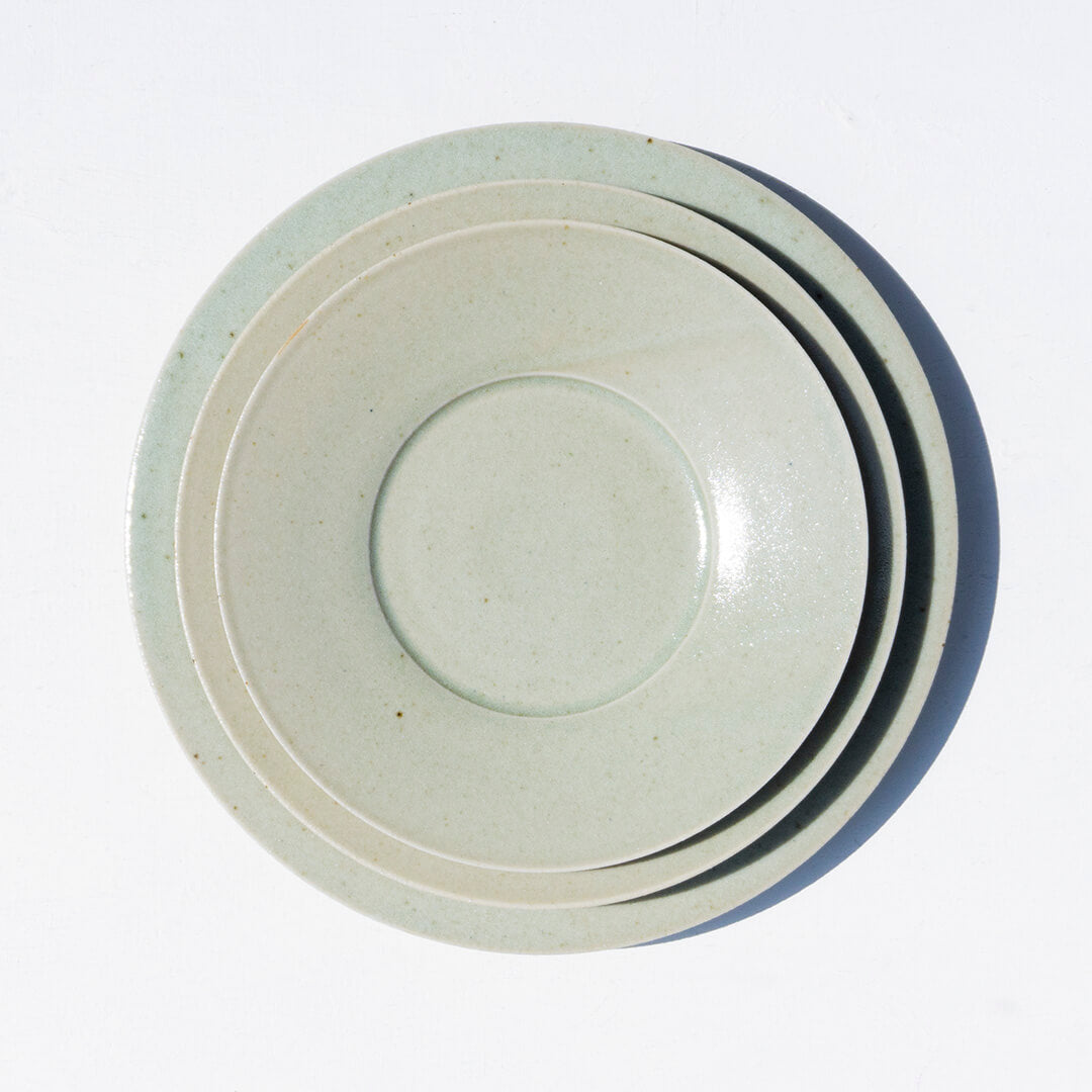 Miyuki Koizumi  24cm Wide Rim Plate Green